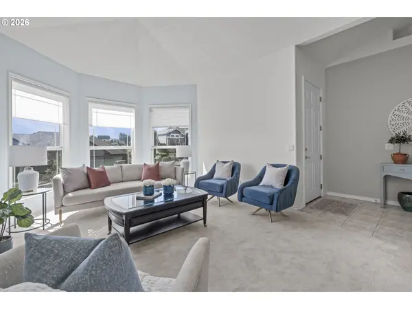 819 HAZELTINE AVE SE, Salem, OR 97306