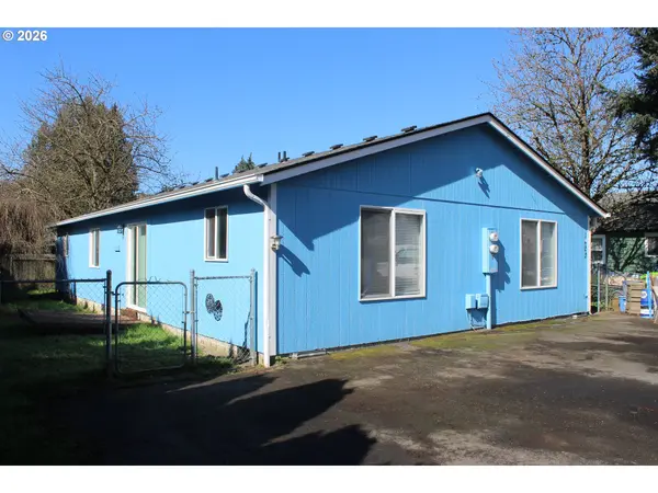 1403 N 4TH AVE, Kelso, WA 98626