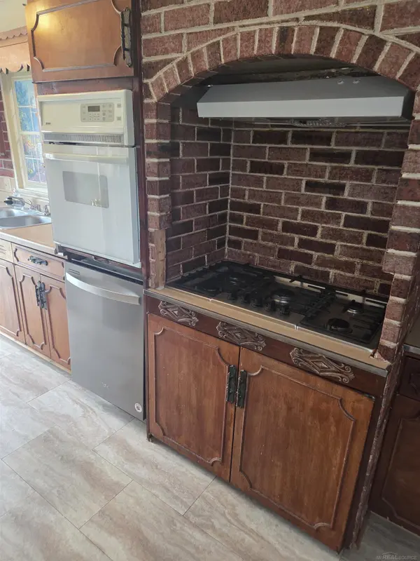 2535 Locust DR, Port Huron, MI 48060