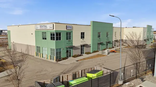 10748 74 ST SE #106, Calgary, AB T2C 5N6