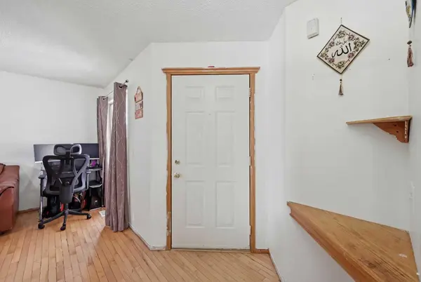 64 Eldorado Close NE, Calgary, AB T3Y 6T2