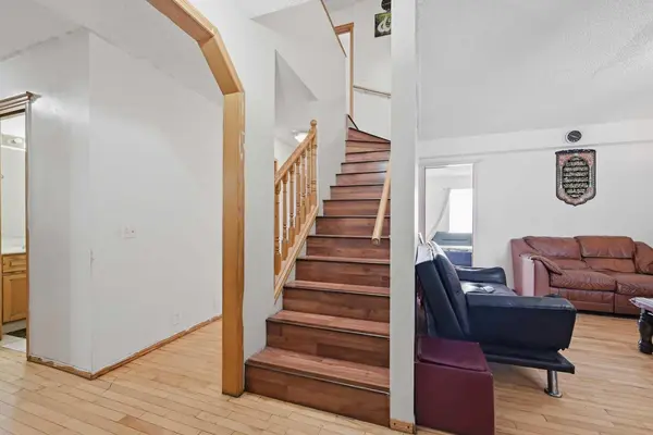 64 Eldorado Close NE, Calgary, AB T3Y 6T2