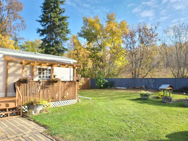 9909 80 AVE, Peace River, AB T8S 1A9