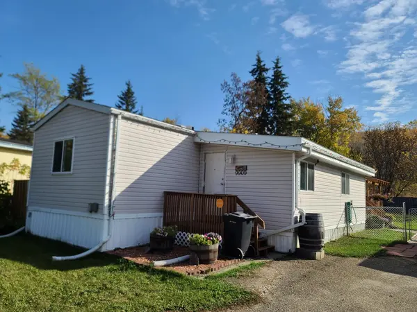 9909 80 AVE, Peace River, AB T8S 1A9