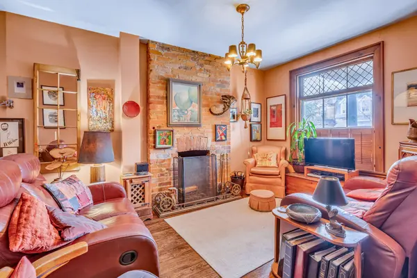 97 Massey ST, Toronto C01, ON M6J 2T5