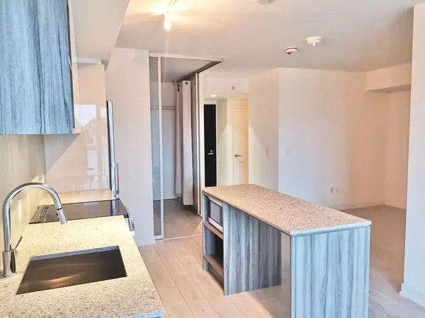 31 Tippett RD #209, Toronto C06, ON M3H 0C8