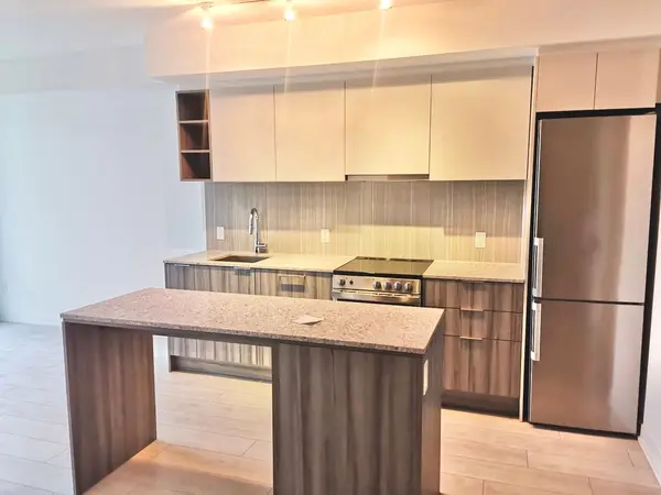 31 Tippett RD #209, Toronto C06, ON M3H 0C8