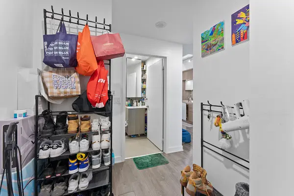 170 Sumach ST #2105, Toronto C08, ON M5A 0C3