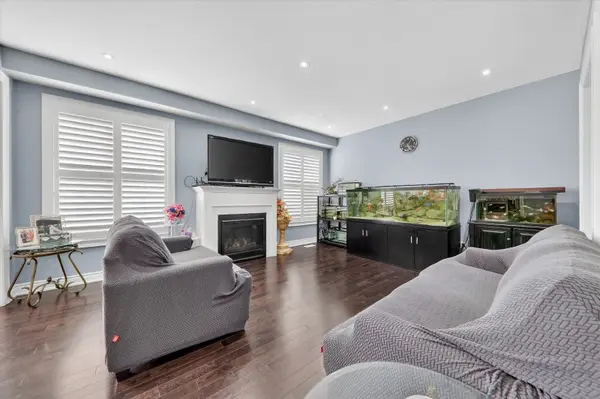 105 Stockell CRES, Ajax, ON L1T 0M4