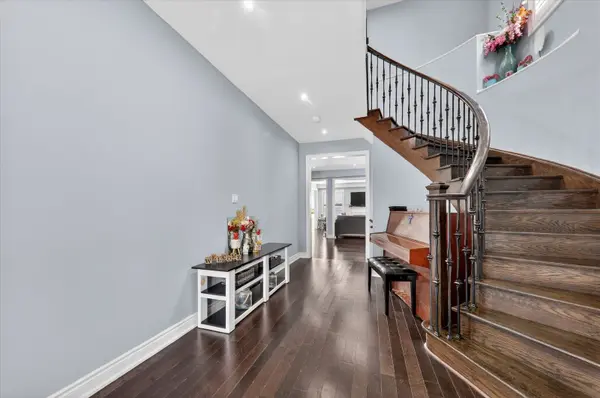 105 Stockell CRES, Ajax, ON L1T 0M4