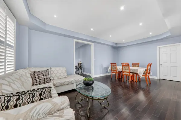 105 Stockell CRES, Ajax, ON L1T 0M4