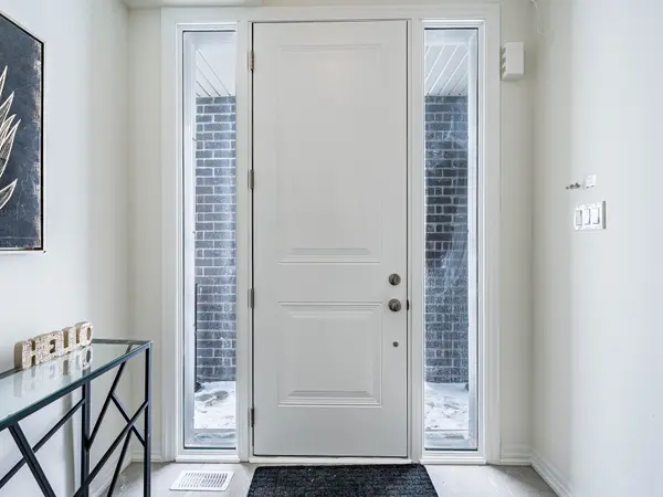 553 TED MARKS DR, Oshawa, ON L1L 0X3