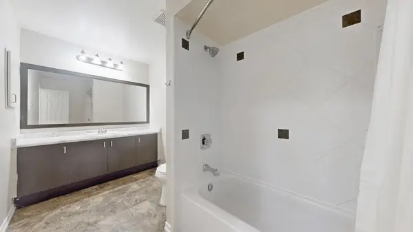 9 Fenwick AVE, Clarington, ON L1C 4R6