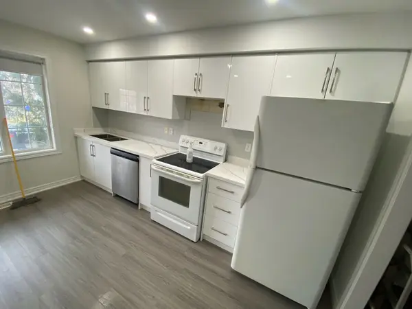 18 Ed Quigg WAY #Main Floor, Vaughan, ON L4H 2S2