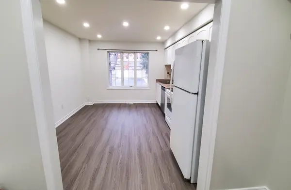 18 Ed Quigg WAY #Main Floor, Vaughan, ON L4H 2S2