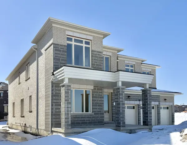 33 Cecil Saunders DR, Georgina, ON L4P 0T3