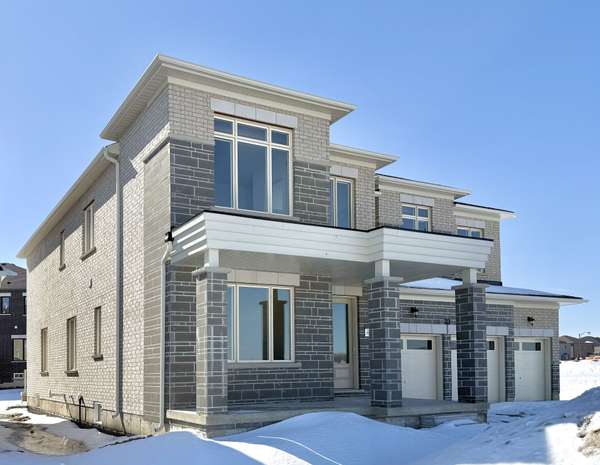 33 Cecil Saunders DR, Georgina, ON L4P 0T3