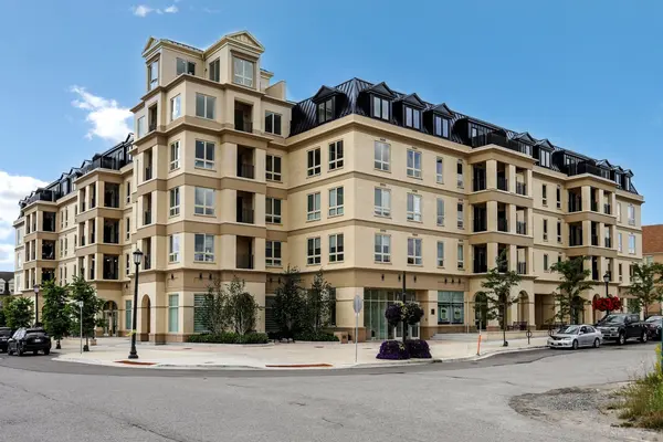 101 Cathedral High ST #313, Markham, ON L6C 3L8