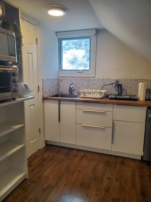 13620 Weston RD #B, King, ON L7B 1K4