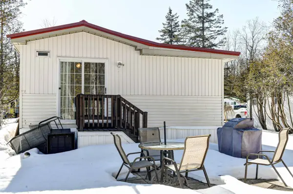 22 Prince Charles AVE, Springwater, ON L0L 1P0