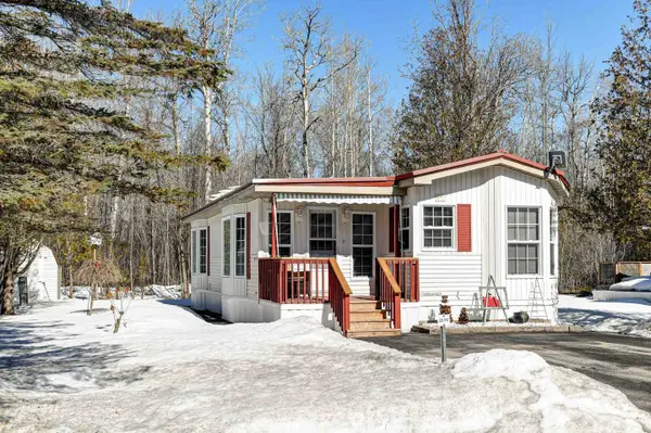 22 Prince Charles AVE, Springwater, ON L0L 1P0