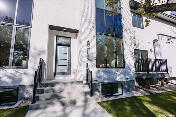 2800 14th AVENUE, Regina, SK S4T 5S8