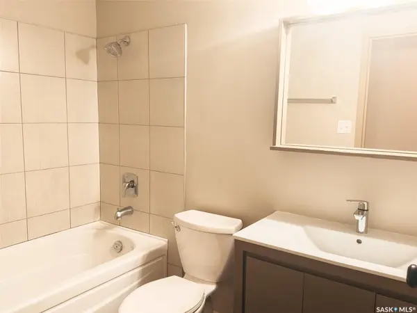 427 TAIT CRESCENT #201, Saskatoon, SK S7H 5L2