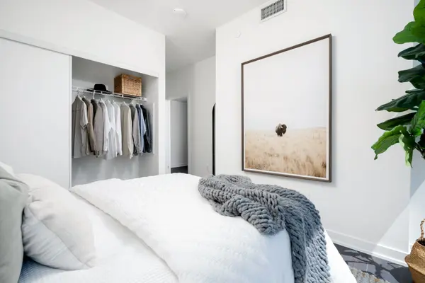 28 Ann ST #308, Mississauga, ON L5G 0E1