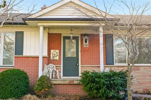 252 Hammersmith CT, Burlington, ON L7L 4N7