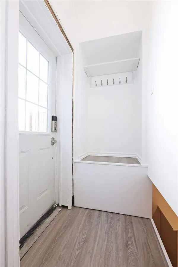 15 Denison RD W, Toronto W04, ON M9N 1B9