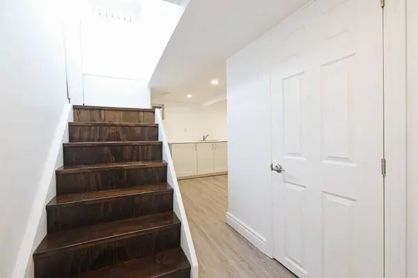 15 Denison RD W, Toronto W04, ON M9N 1B9