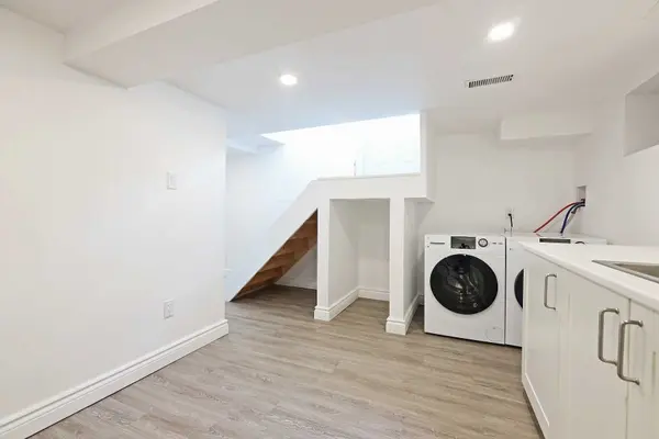 15 Denison RD W, Toronto W04, ON M9N 1B9