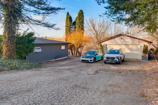 18 Cherry ST, Halton Hills, ON L7G 3J8