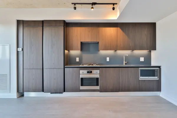 2720 Dundas ST W #509, Toronto W02, ON M6P 1Y2