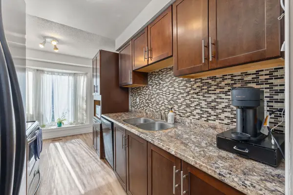 73 Ashford CT, Brampton, ON L6V 3E2