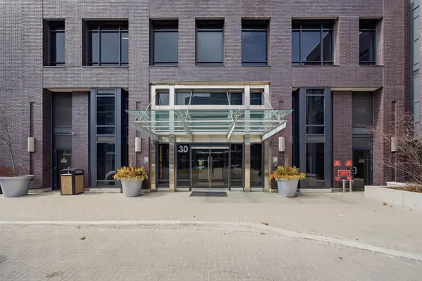 30 Gibbs RD #3107, Toronto W08, ON M9B 6L6