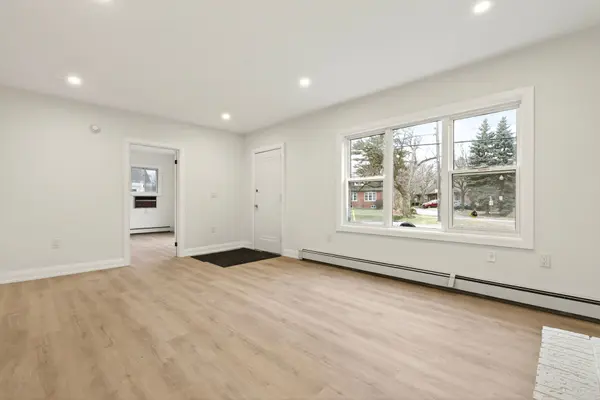 1012 North Shore BLVD E, Burlington, ON L7T 1X7