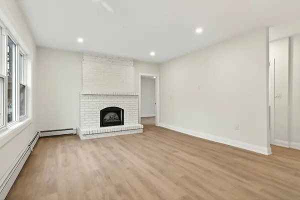 1012 North Shore BLVD E, Burlington, ON L7T 1X7