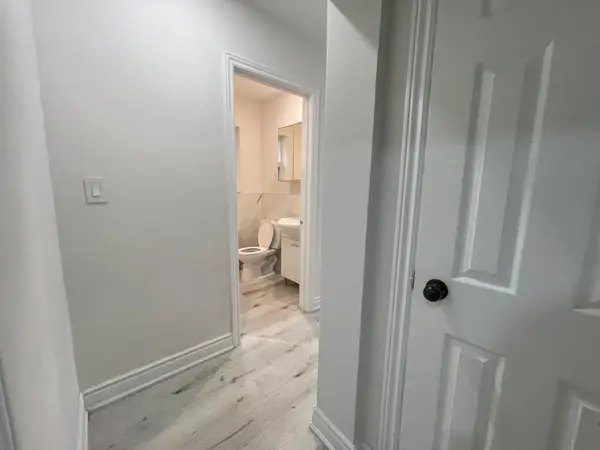 259 Lakeshore RD E #1, Mississauga, ON L5G 1G8