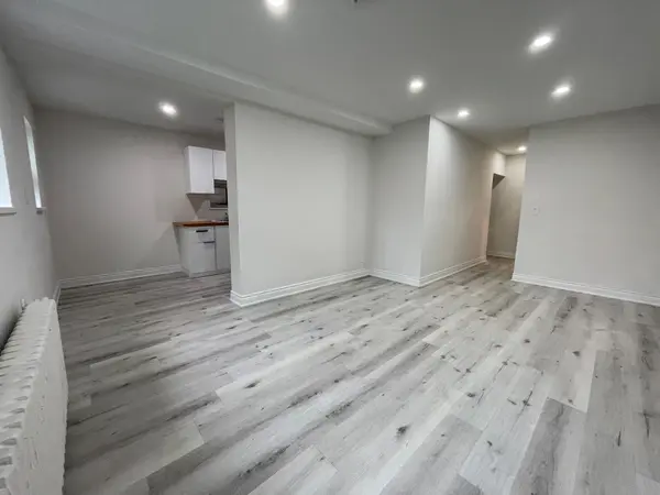 259 Lakeshore RD E #1, Mississauga, ON L5G 1G8