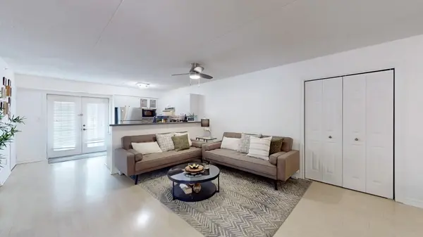 4003 Kilmer DR #111, Burlington, ON L7M 4M1