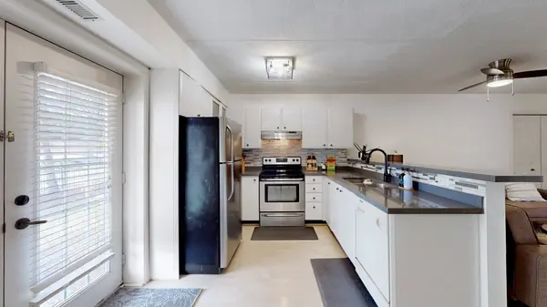 4003 Kilmer DR #111, Burlington, ON L7M 4M1