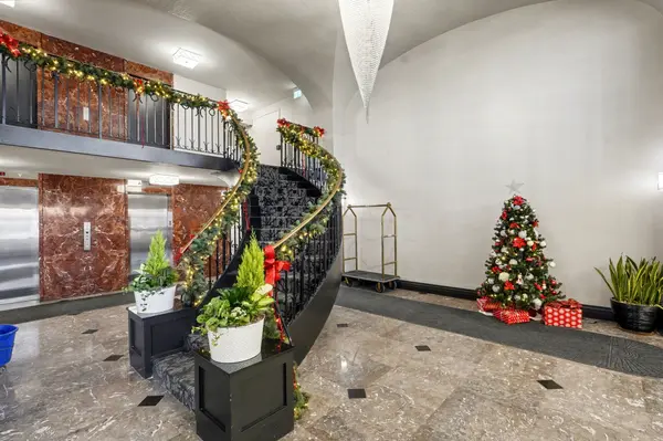 500 Green RD #218, Hamilton, ON L8E 3M6