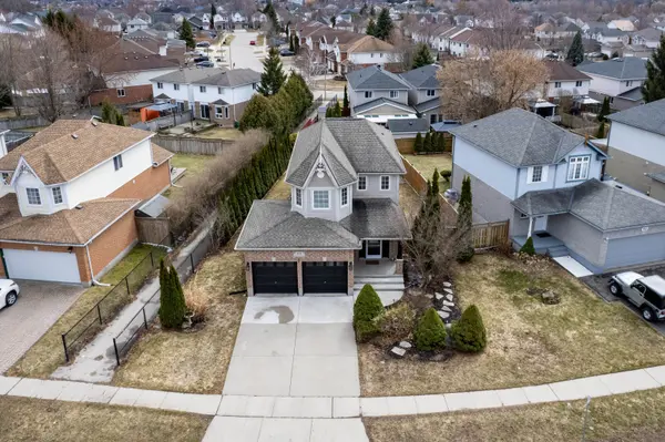 59 Kerwood DR, Cambridge, ON N3C 4G6