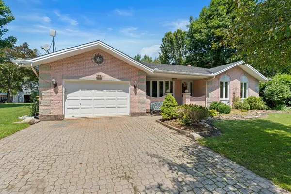 5810 Vars ST, Orleans - Cumberland And Area, ON K0A 3H0