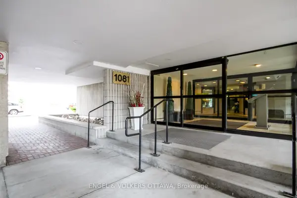 1081 Ambleside DR #2209, Woodroffe, ON K2B 8C8