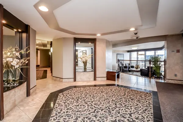 1081 Ambleside DR #2209, Woodroffe, ON K2B 8C8