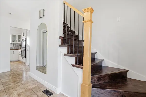 112 White Oak PL, Waterloo, ON N2V 1B2