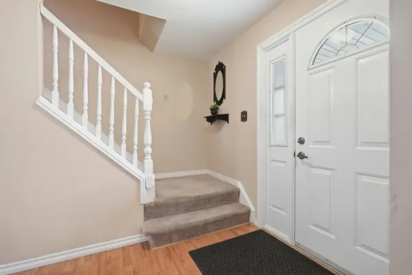 126 Gardenvale CRES, London South, ON N6J 4B9