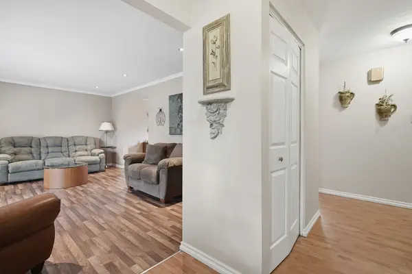 126 Gardenvale CRES, London South, ON N6J 4B9